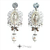 Aretes 2 en 1 de la Medalla Milagrosa en Stainless Steel DEVOZIONI - Perlas Blancas, Lazos y Cristales Clear