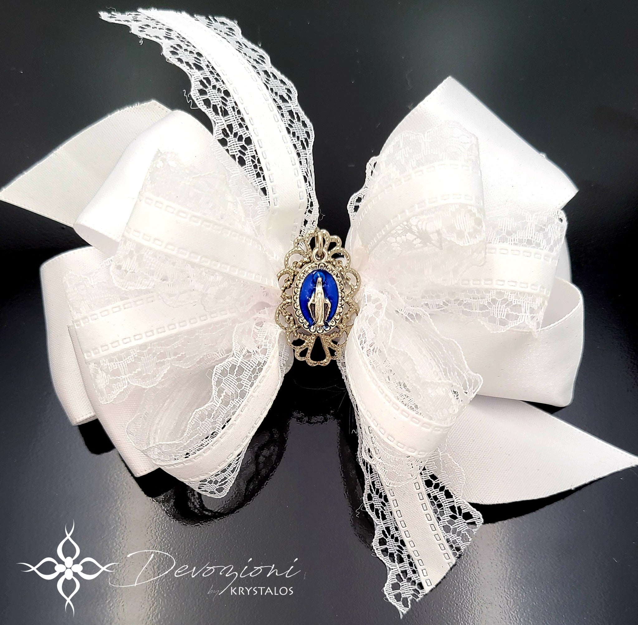 Virgin Mary (Miraculous Medal) Bow for Girls in White Satin and Lace - Floreli + Devozioni